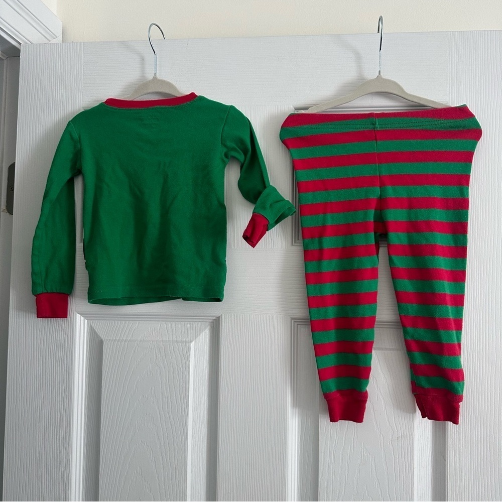 Size 18-24M The Children’s Place Kids Elf Christmas Pajama Set - Picture 3 of 6